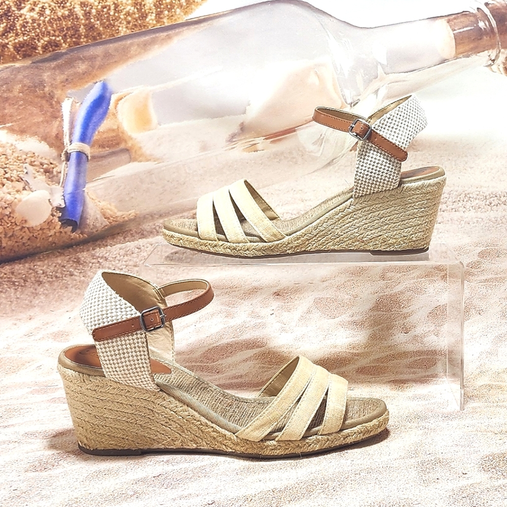 LUCKY BRAND - Approx. 2.75” wedge shoes, cream/tan, size 8M